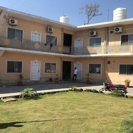 Hotel Islamabad Crown Rawalpindi Ngoại thất bức ảnh