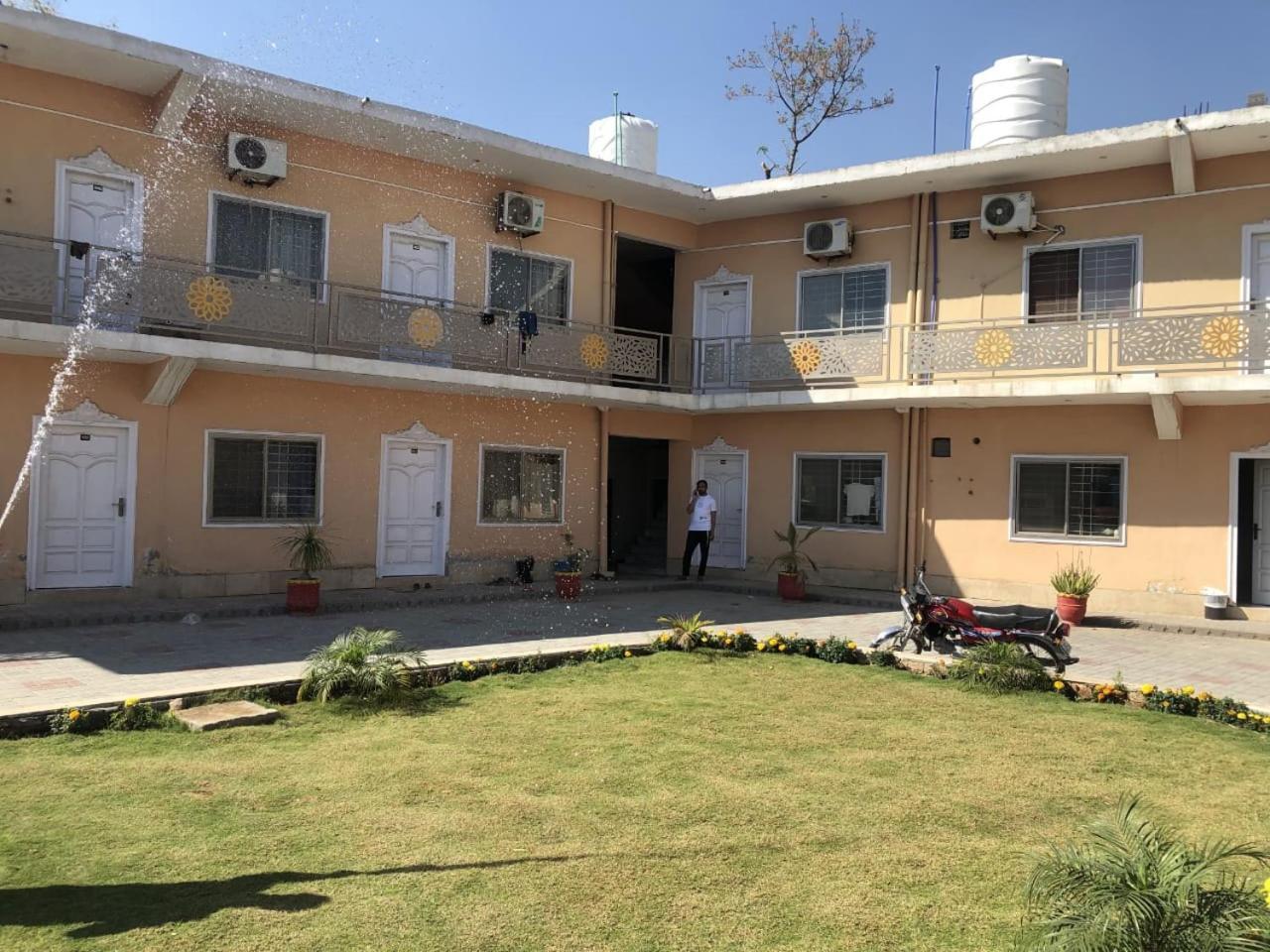 Hotel Islamabad Crown Rawalpindi Ngoại thất bức ảnh